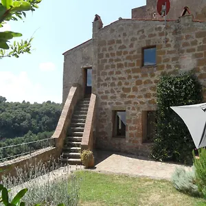 https://un-giardino-nel-tufo.it-tuscanyhotel.com